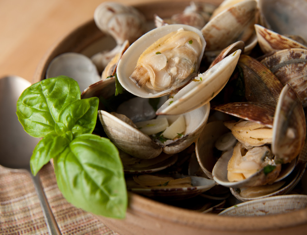 Raw Cherrystone Clams Seafood Restaurant Boston, Faneuil Hall